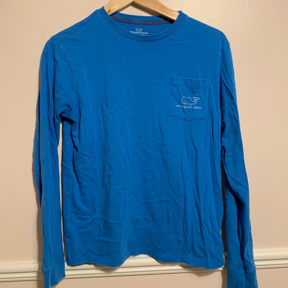 Lightly worn vineyard vines shirt